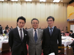 岩崎泰憲先生(岩崎病院院長)にもお越しいただきました。左から法華先生、岩崎先生、田根先生。