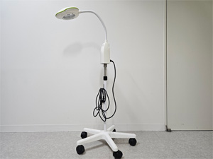 移動型診療用照明器 クローバーシリーズ