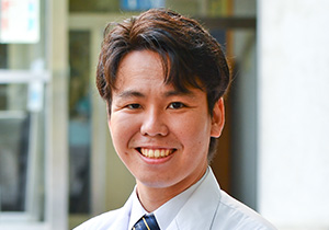 中岡　佑太先生の写真