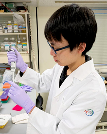 写真：坂本 泰新