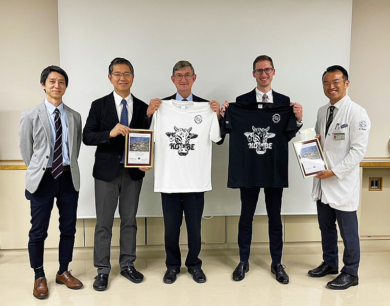 Imperial College London より Prof. Andrew A. Amis と Dr. Richard van Arkel が神戸大学整形外科を訪問されました。